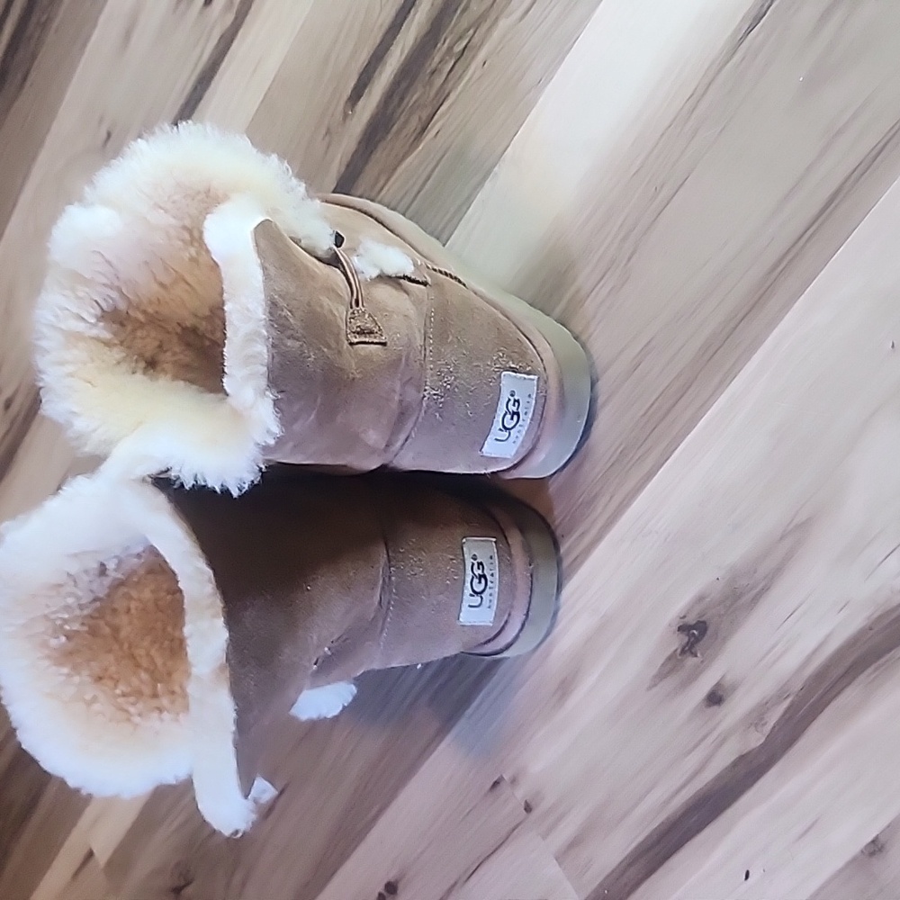 Ugg Mini Boots Bailey Button II Chestnut High Top Sheepskin Boot Women’s Size 6 - Picture 3 of 9